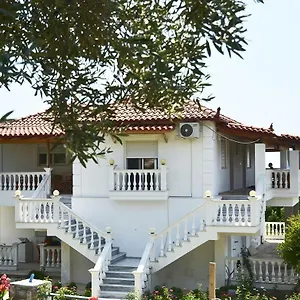 Helen , Lukovë Albania